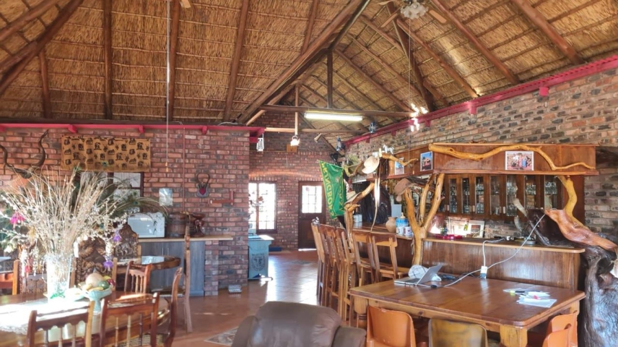 6 Bedroom Property for Sale in Olifantshoek Rural Northern Cape